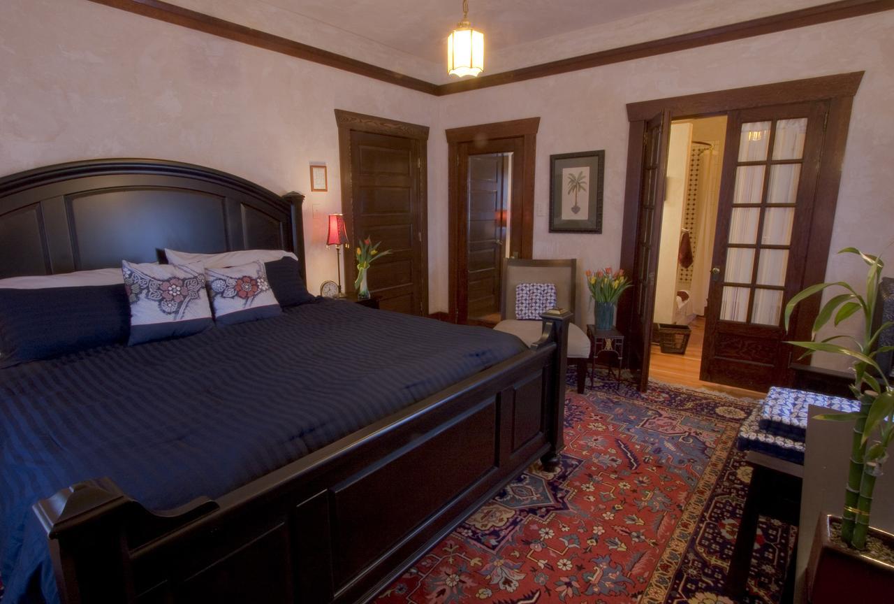 Blossom'S Bed And Breakfast Мисула Екстериор снимка